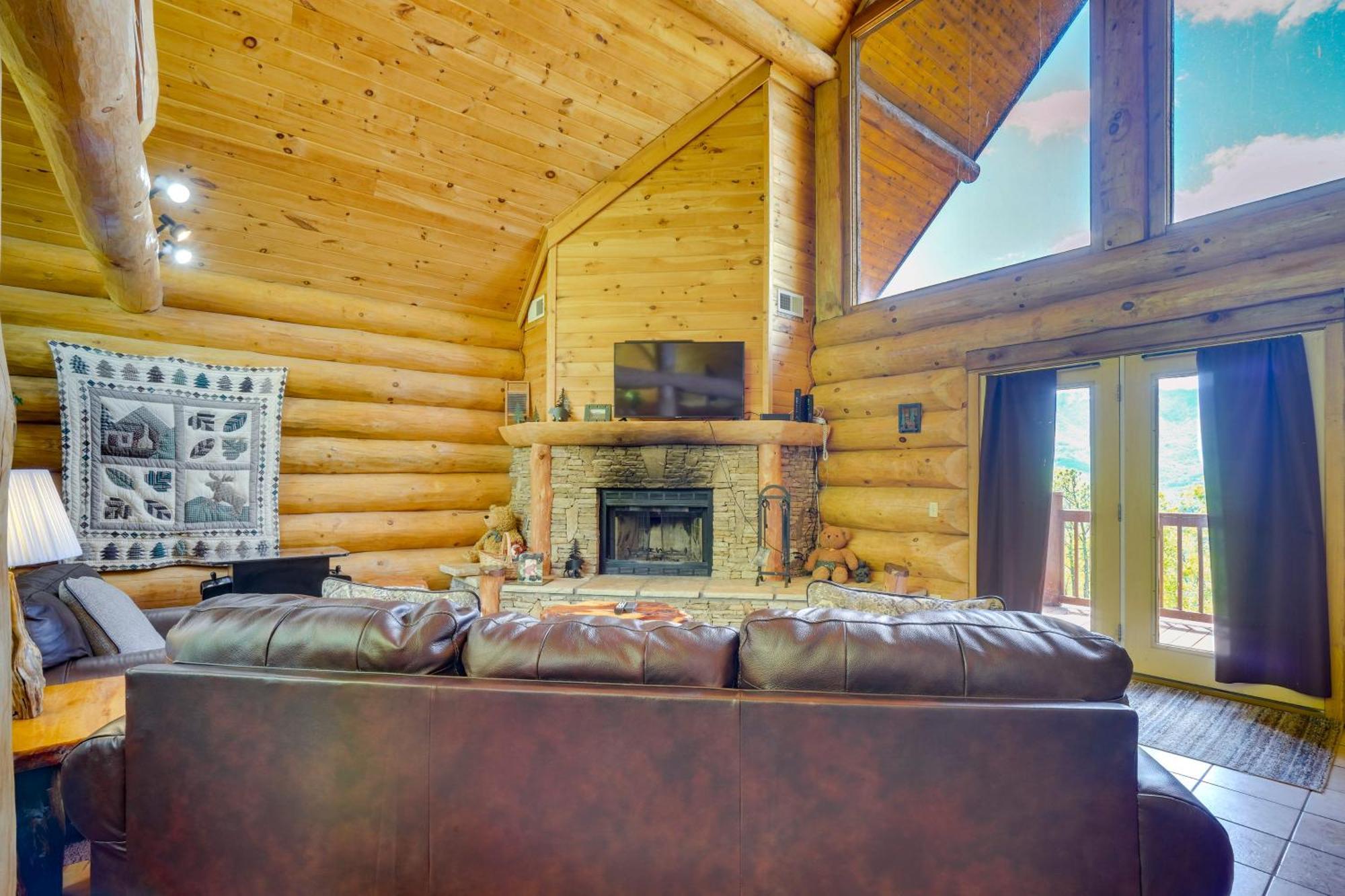 Gatlinburg Cabin With Hot Tub About 11 Miles To Downtown Exterior photo