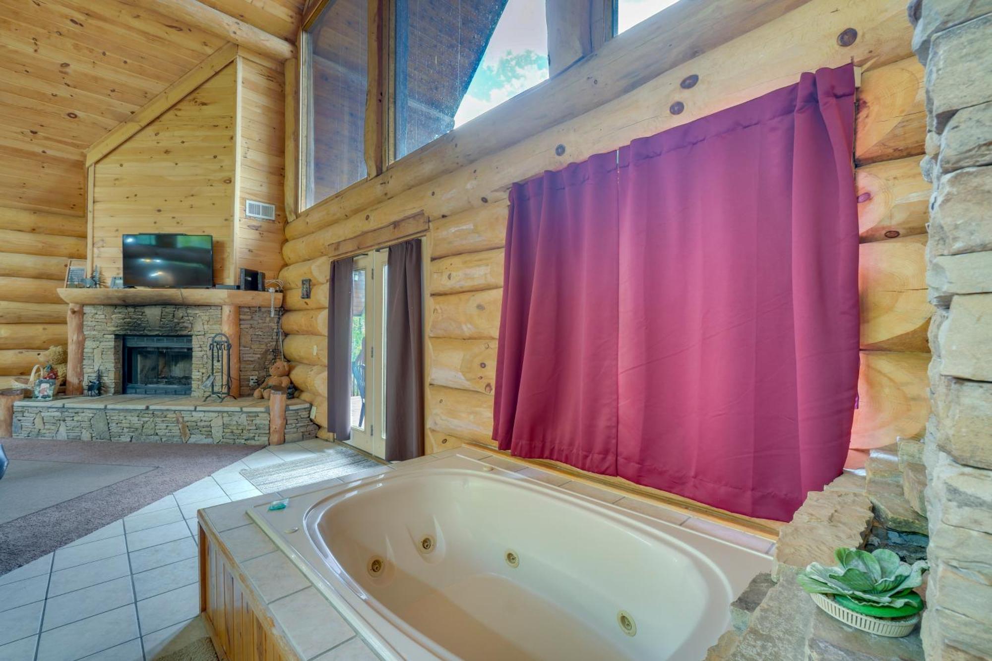 Gatlinburg Cabin With Hot Tub About 11 Miles To Downtown Exterior photo